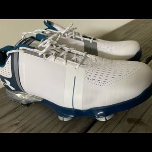 Golf shoes